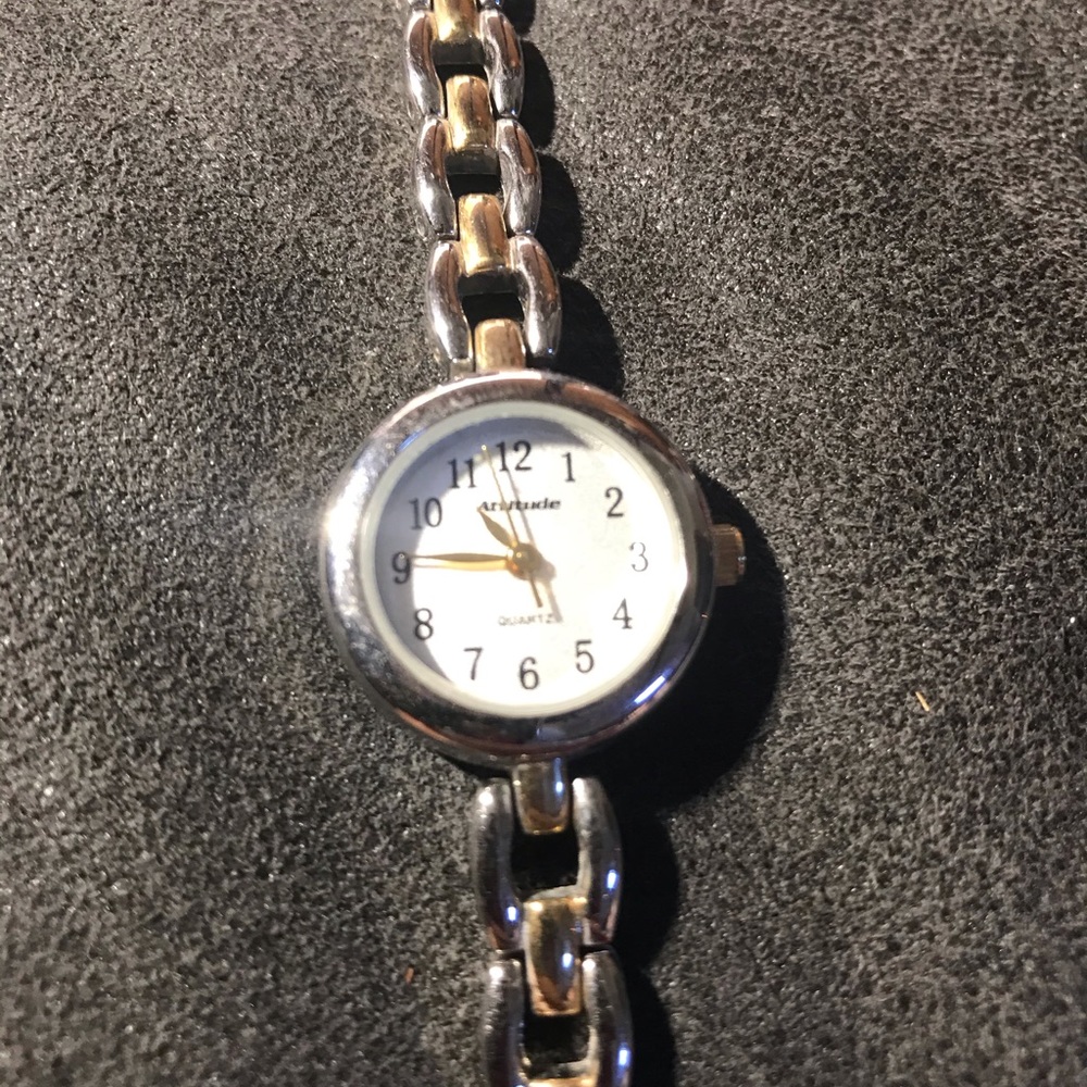 Silver/gold color watch with new battery